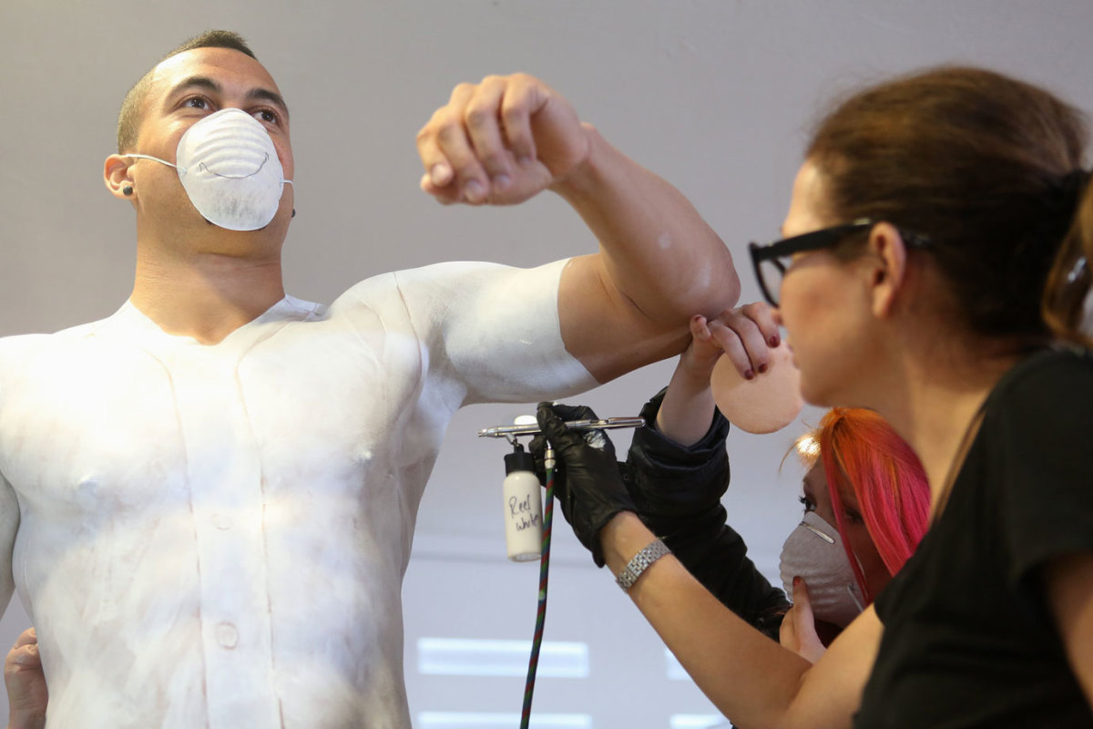 Giancarlo-Stanton-body-paint-X159267_TK1_183.jpg
